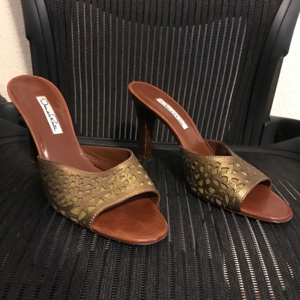 Beautiful Oscar de la Renta Mule